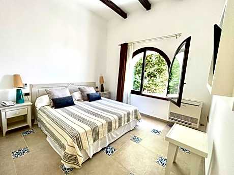 Suite with Garden View