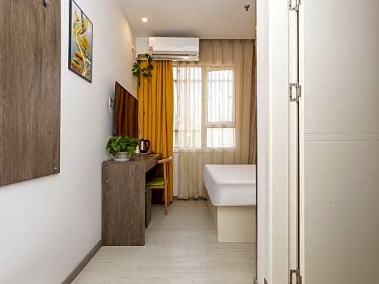 Shell Shanghai Baoshan District Tieli Road Subway Station Tiefeng Road Hotel
