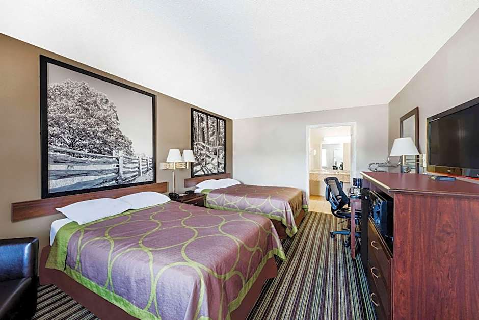 Photo 1 of 7 of 2 Double Beds, Smoking