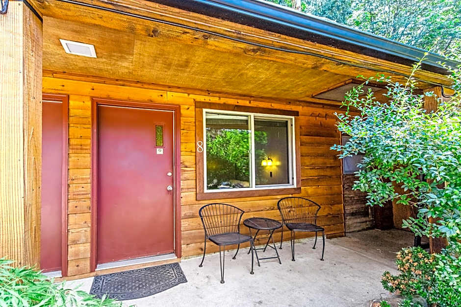 Mount Bretherton Room 8 at Mount Walker Inn