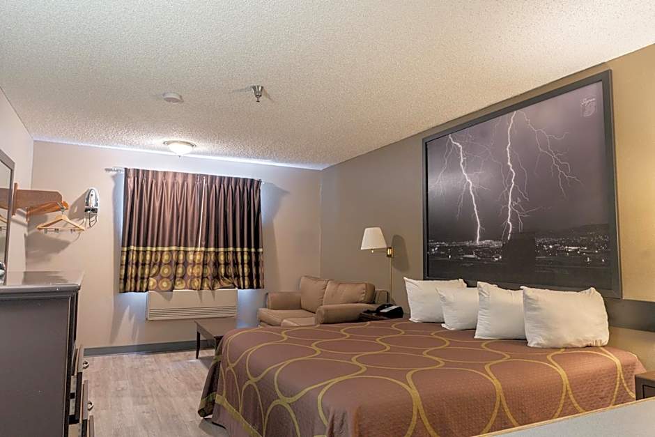 Super 8 by Wyndham Grants