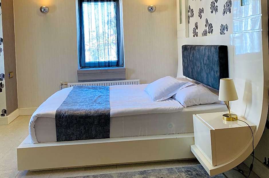 Blackmoon Villa Hotel 