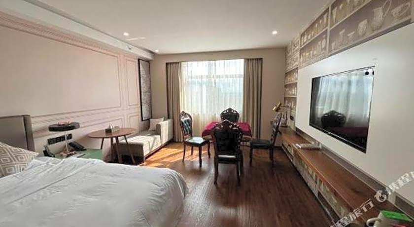 GEM Hotel Ningbo Jiangbei District Hongtang Haide Square