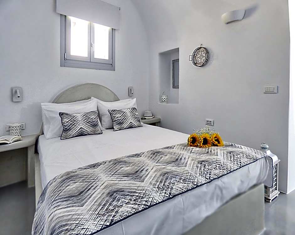 Golden Stone Santorini Suites