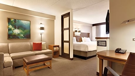 Two Double Beds High Floor (with sofa bed)