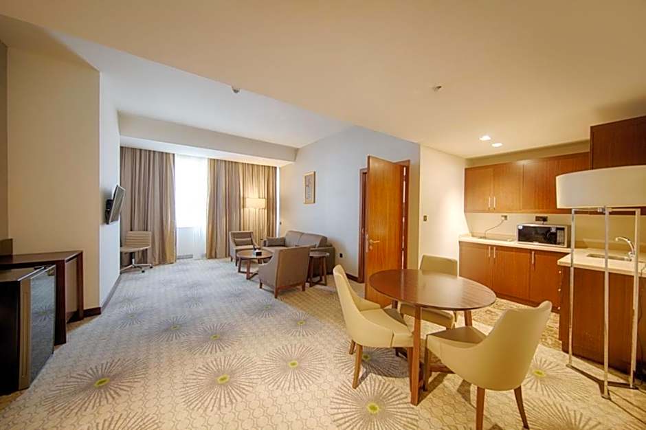 Holiday Suites Al Azizia