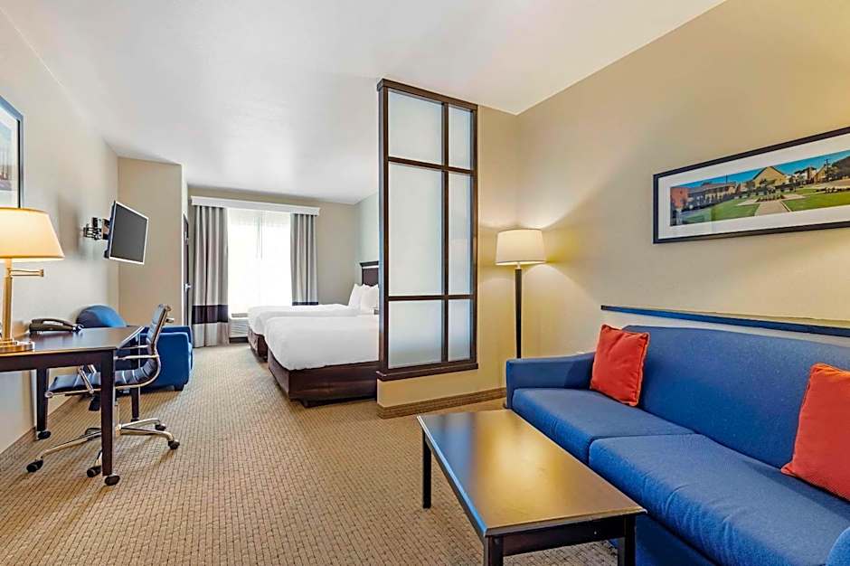 Comfort Suites Palestine