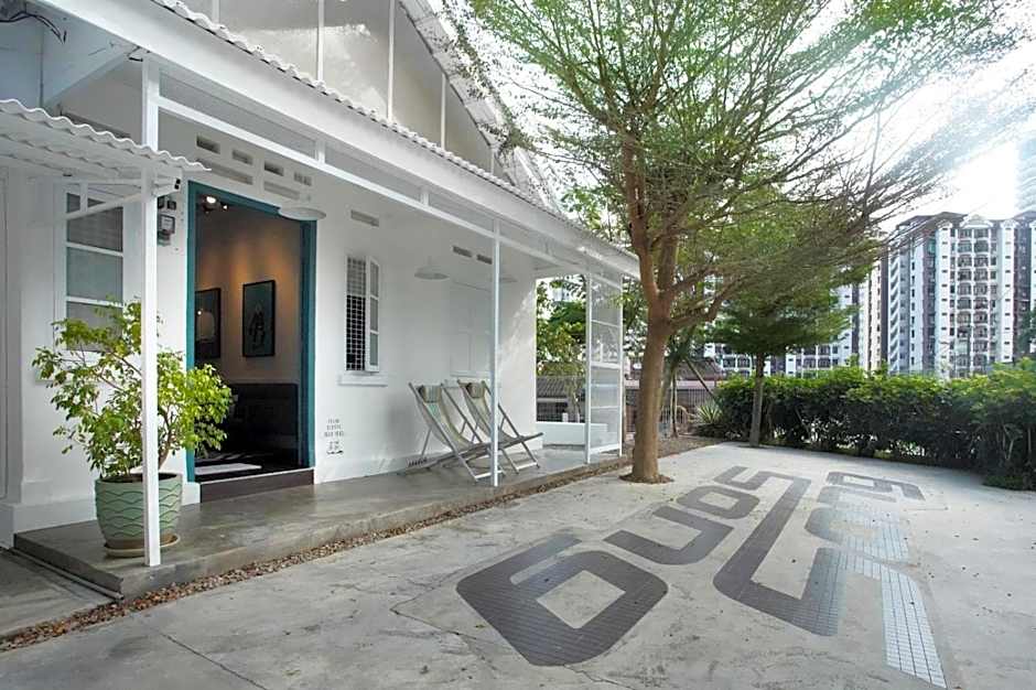 Stay SongSong Mount Erskine