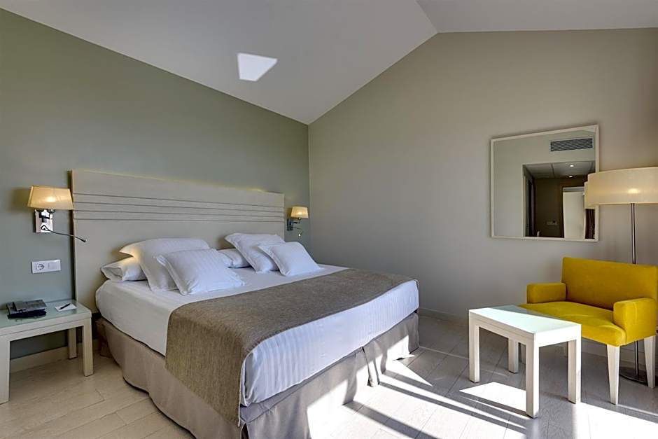 Photo 1 of 2 of Junior Suite