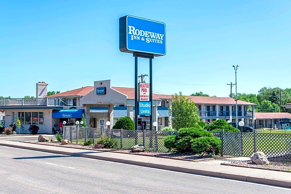 Rodeway Inn & Suites Colorado Springs