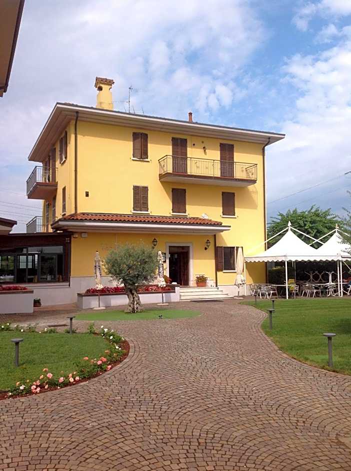 Hotel Panineria Colombera Rossa