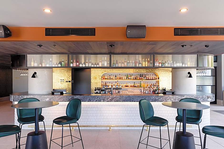 Midnight Hotel, Autograph Collection