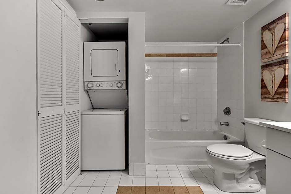 The Club at Brickell Bay Luxury Suites