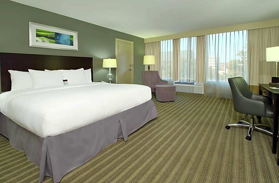 DoubleTree By Hilton Newark