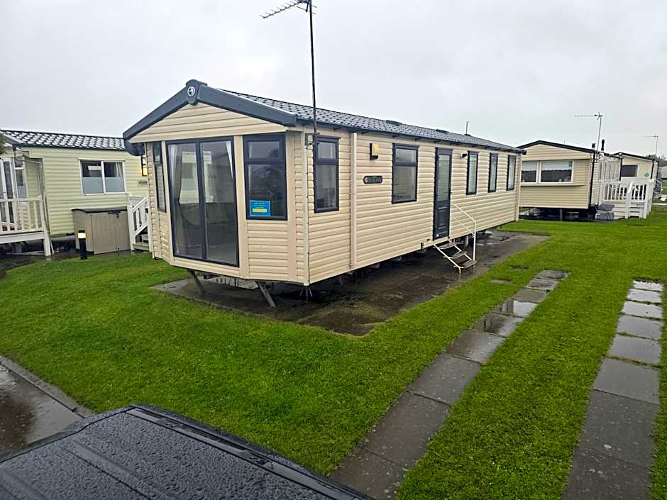 Lyons robin hood caravan 43SW