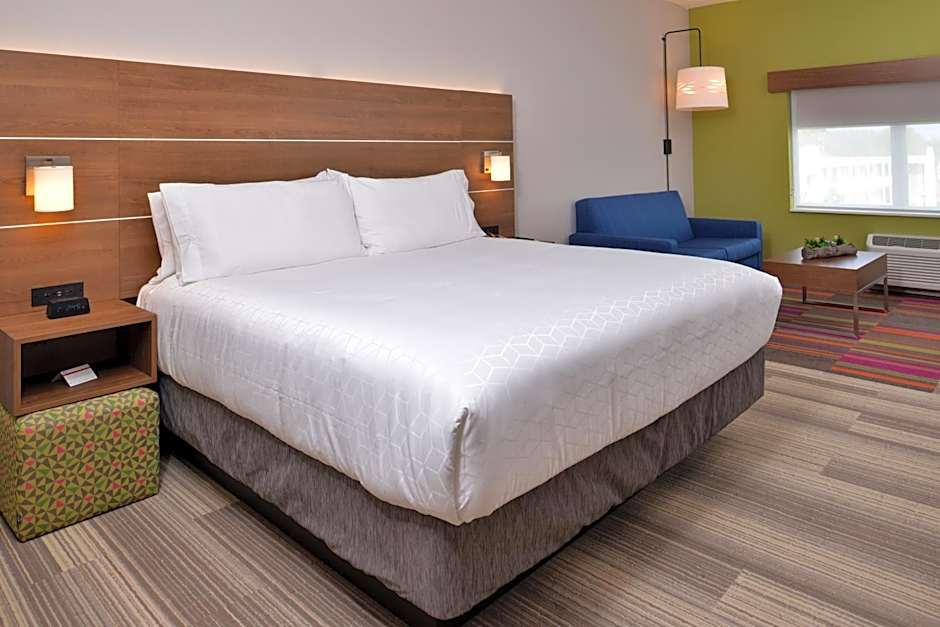 Holiday Inn Express & Suites West Melbourne By IHG