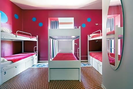 BED IN A 8 FEMALE DORMITORY ROOM
