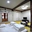 Gallery Jin Hanok Guesthouse