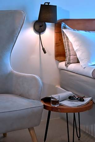 Suite with Private Plunge Pool & Sea View