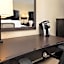 Holiday Inn and Suites Charleston West By IHG