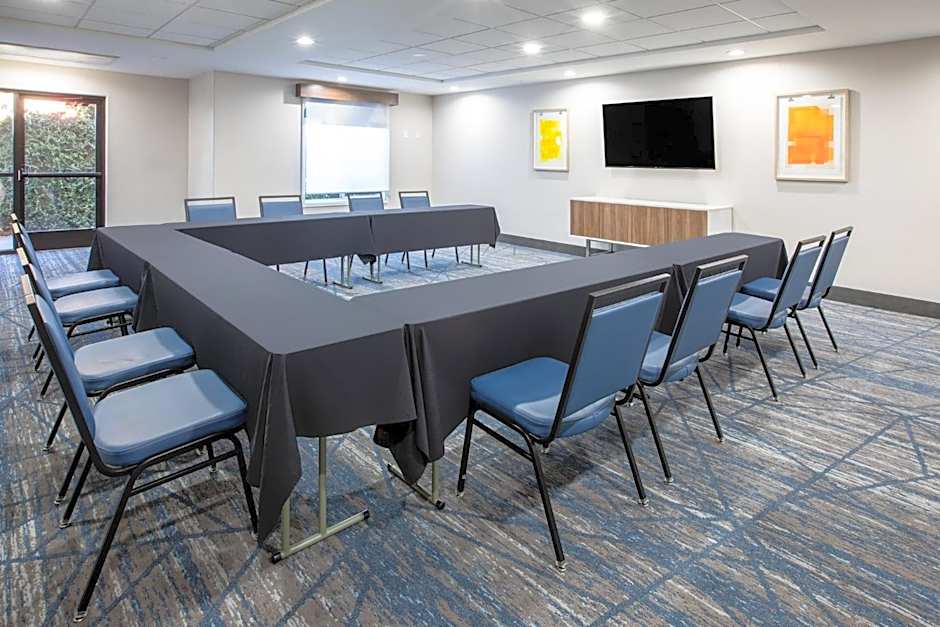 Holiday Inn Express Lathrop - South Stockton By IHG