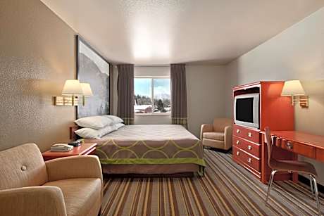 King Room with Mountain View - Non-Smoking