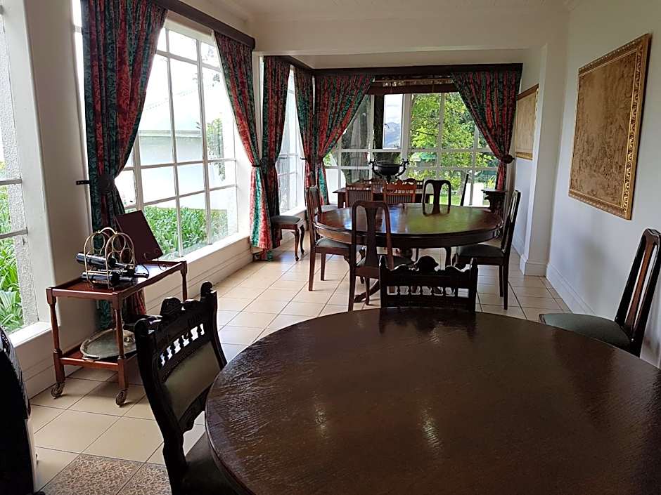 Sherwood's Country House