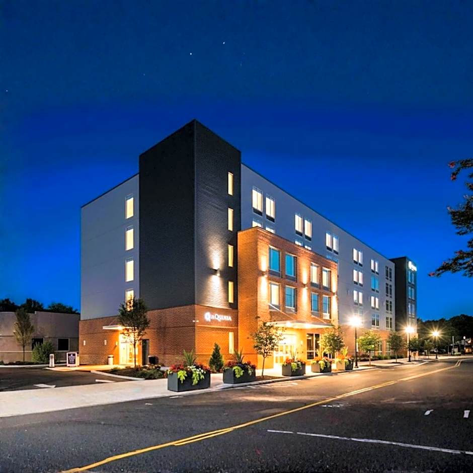 La Quinta Inn & Suites by Wyndham Chattanooga Downtown/South