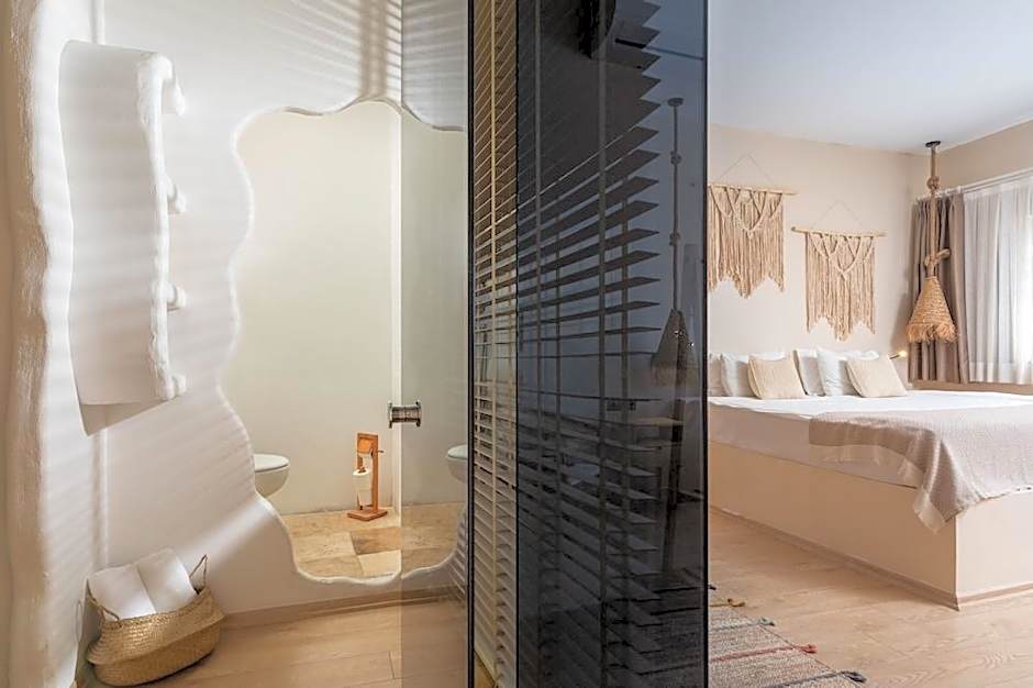Gran Via Alsancak ( Boutique Hotel )