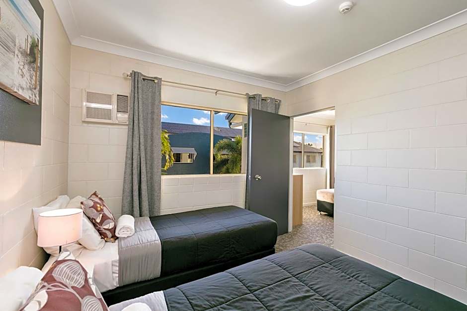 Cairns Queens Court