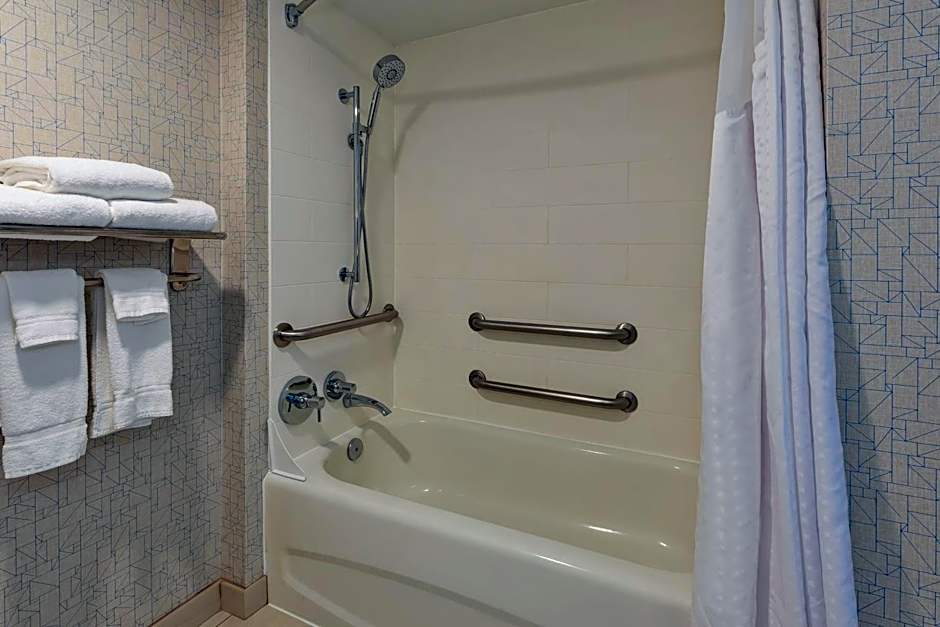 Holiday Inn Express and Suites Blacksburg- University Area By IHG