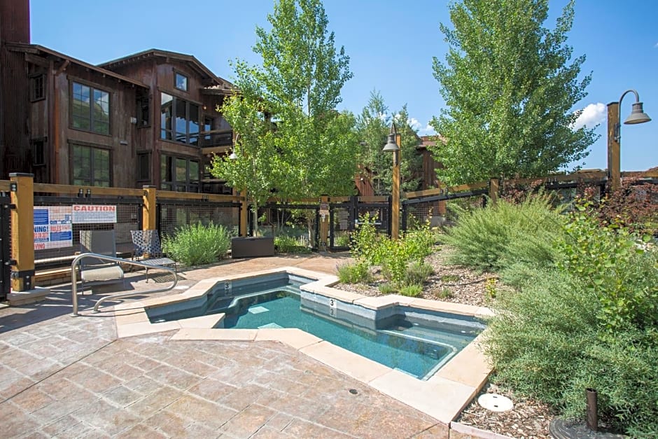 Silver Baron Lodge