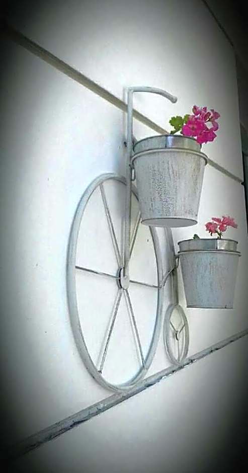 Smaragdi Studios and Rooms