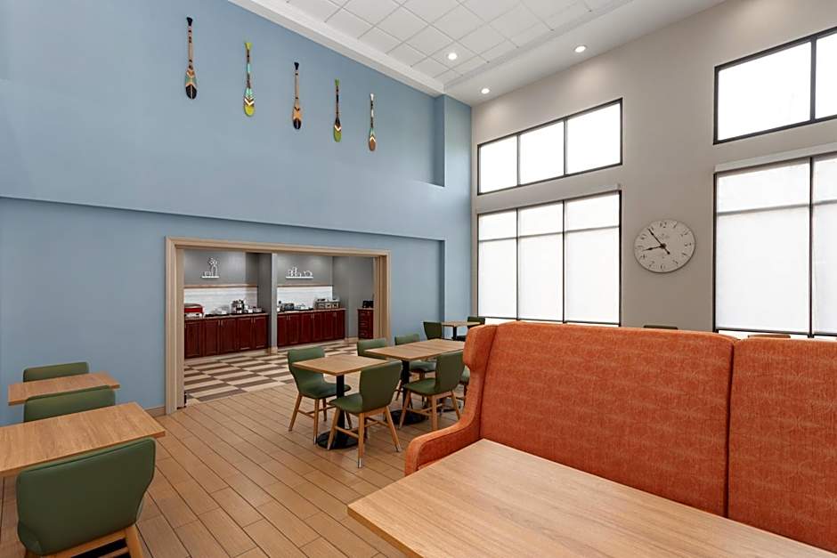 Hampton Inn & Suites Alexandria