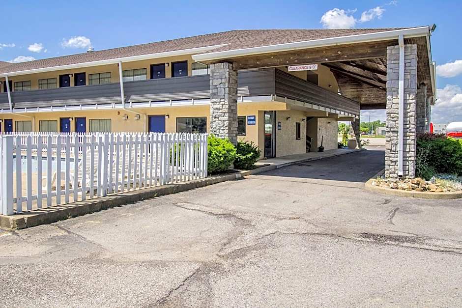 Motel 6-Ashland, OH