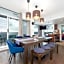 Sub-Penthouse Apartment with Jacuzzi Pool & Sauna