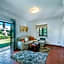 Perfect Retreat Overlooking Pinhal Golf Course, Private pool, Off-street parking