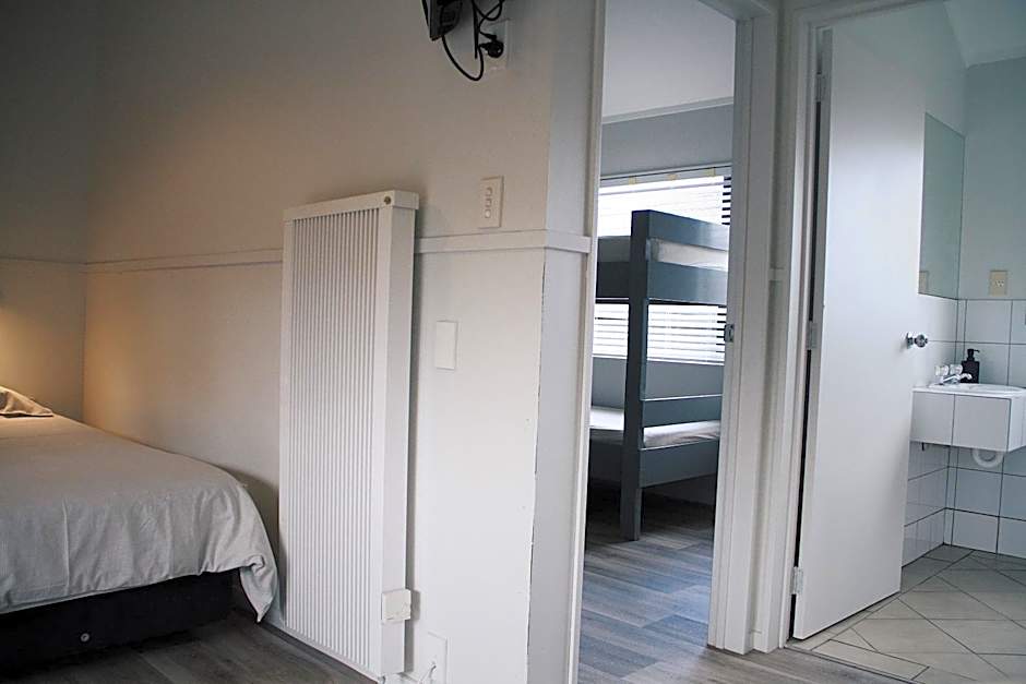 Hugo & Carters Backpackers & Motel