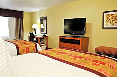 Queen Room with Two Queen Beds with Kitchenette