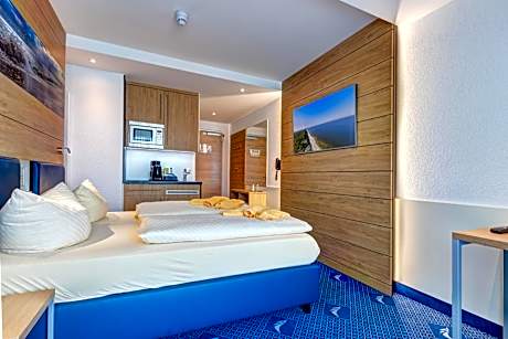 One-Bedroom Apartment with Terrace or Balcony