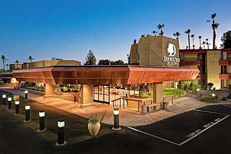 DoubleTree By Hilton Phoenix- Tempe