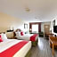 OYO Hotel Stafford TX I-69 North - 5 mi from Atrium Medical Center