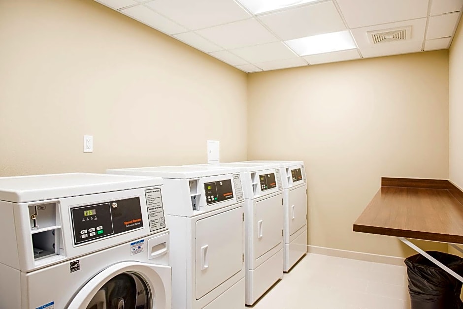Candlewood Suites Fargo South-Medical Center, an IHG Hotel