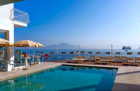 Admiral Hotel