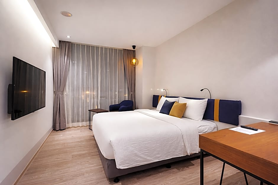 Explore Hotel