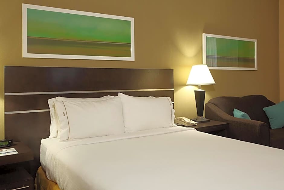 Holiday Inn Express Hotel & Suites Vernon By IHG