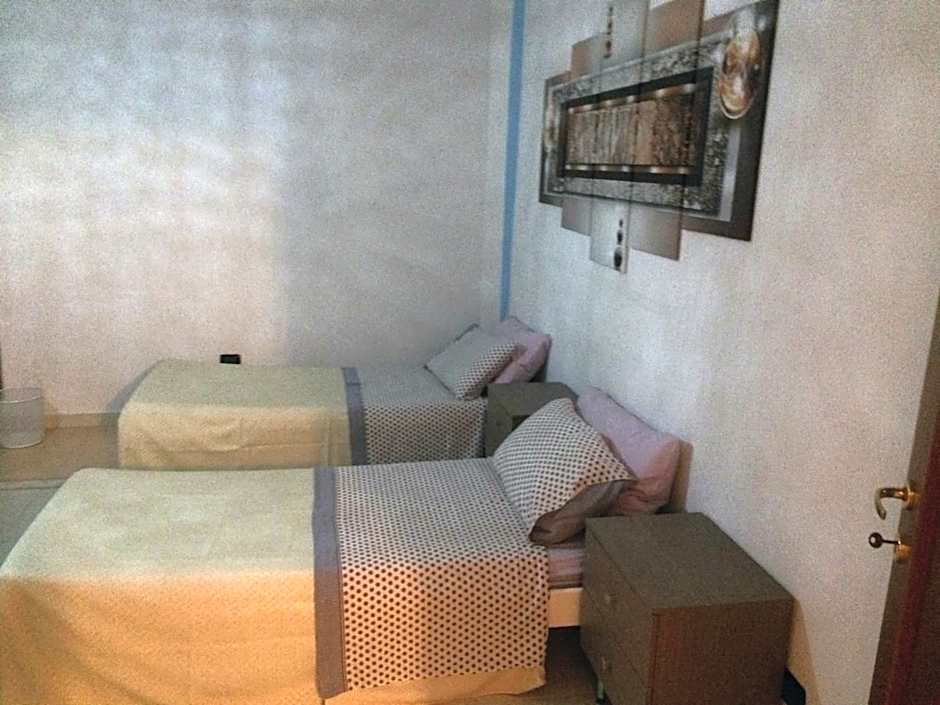 Foto 1 dari 6 — Larger 1 Double Bed or 2 Beds