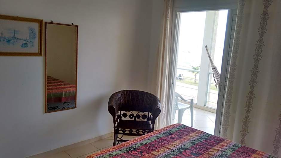 CASA - FRENTE PARA O MAR