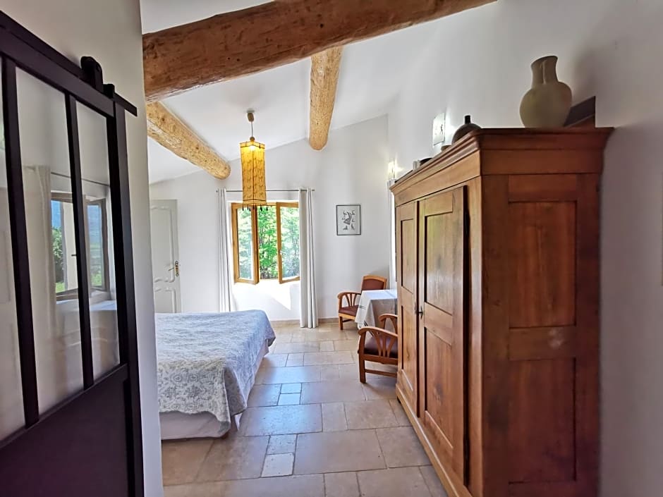 La Peyregoune, logement en pleine nature et table d'hôtes