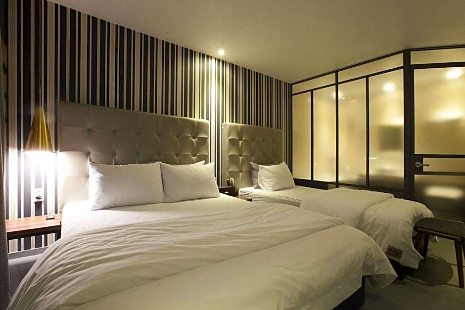 Brown Dot Hotel